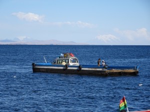 Fähre auf dem Weg nach Copacabana am Titicacasee