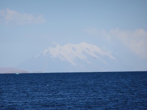 Schneeberg über dem Titicacasee