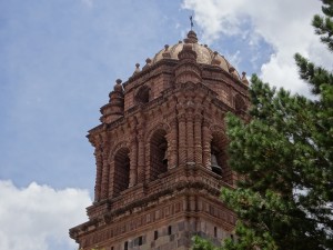 Turm der Inkastätte Qorikancha