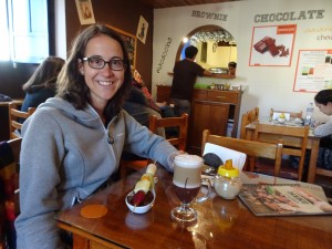 Olivia im Café vom Choco Museo