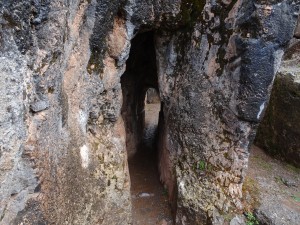 Tunnel bei der Ruine Sacsayhuamán