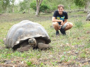 Patrice mit Riesenschildkröte