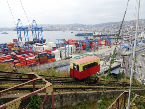 Hafen und Standseilbahn in Valparaiso